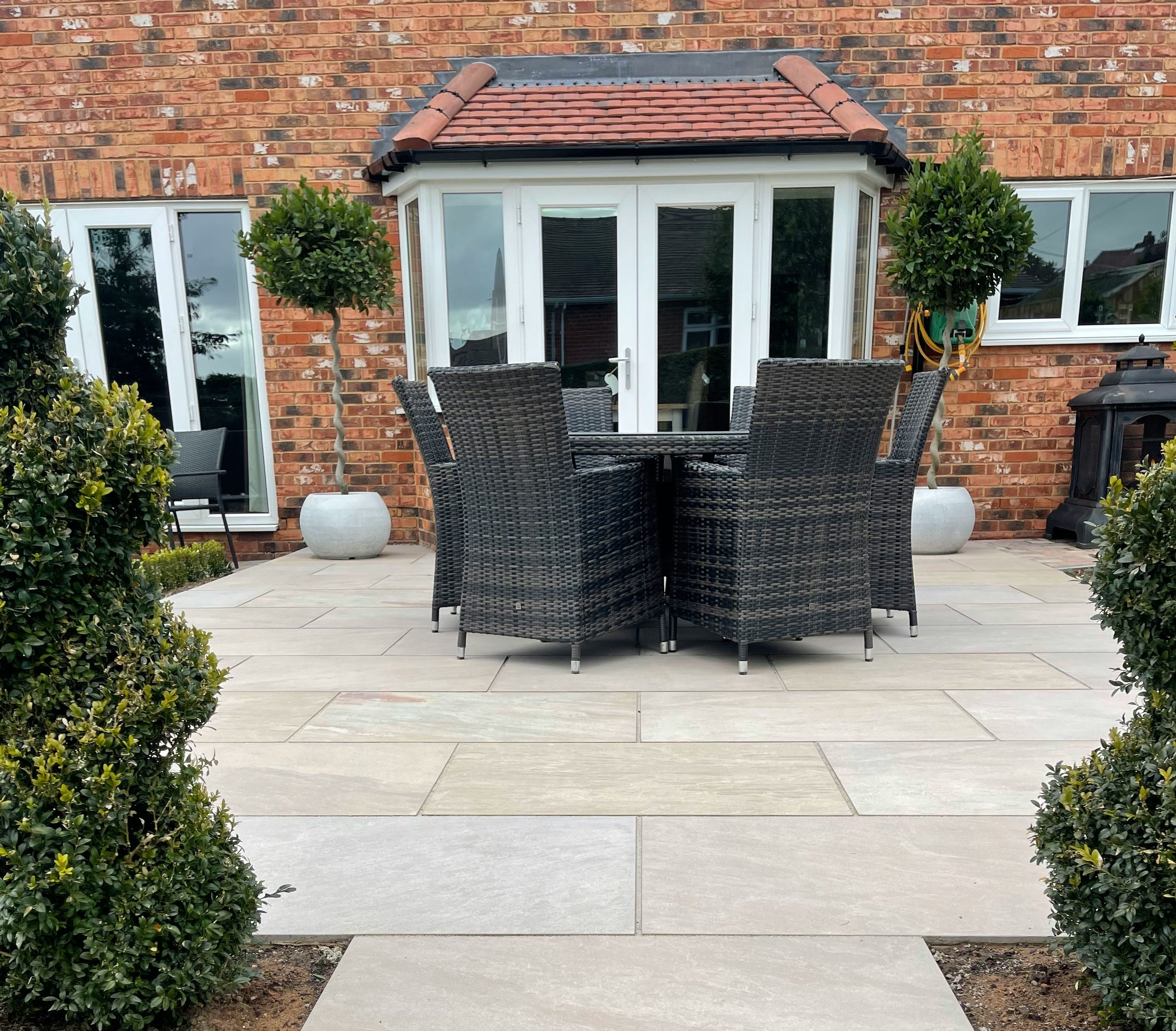 🌿 Klargøring af terrasse og have (maks. 50 m²)